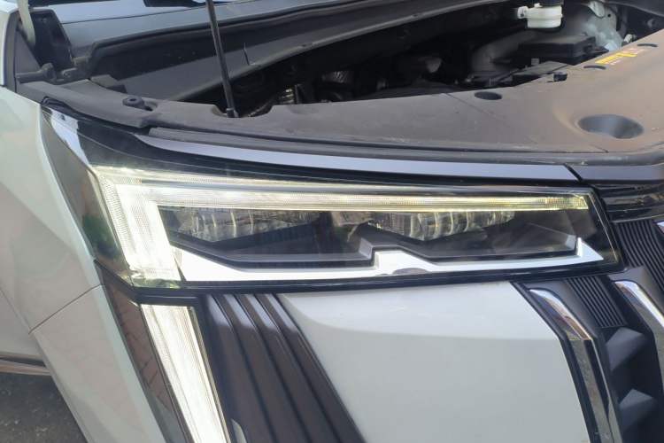 Used GAC Trumpchi M8 2024 Master Series 400T Prestige Edition Right Front Headlight