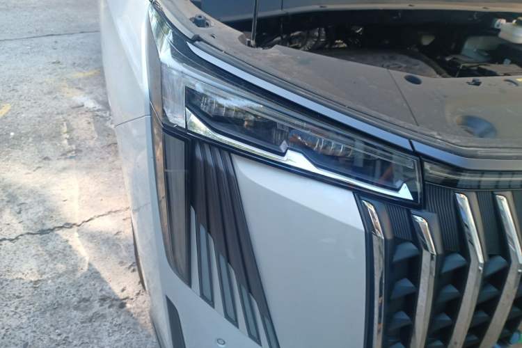 Used GAC Trumpchi M8 2024 Master Series 400T Ultimate Edition Right Front Headlight