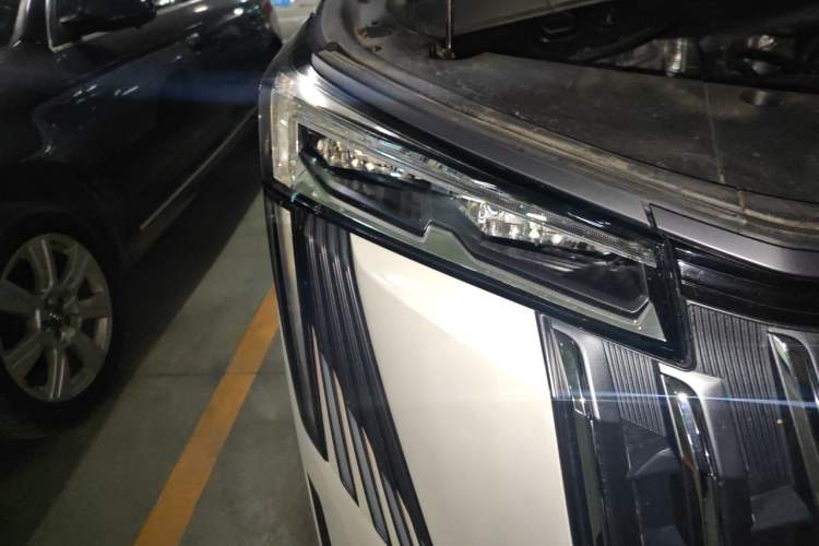 Used GAC Trumpchi M8 2024 Master Series 400T Prestige Edition Right Front Headlight