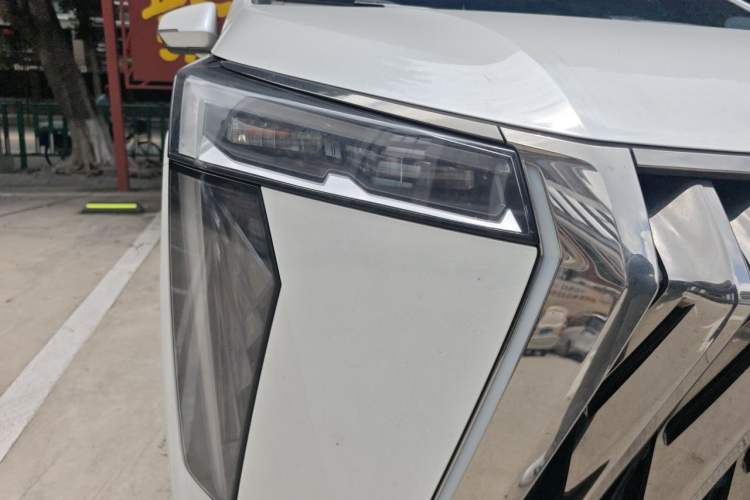 Used GAC Trumpchi M8 2024 Zongshi Series 400T Pioneer Edition Right Front Headlight
