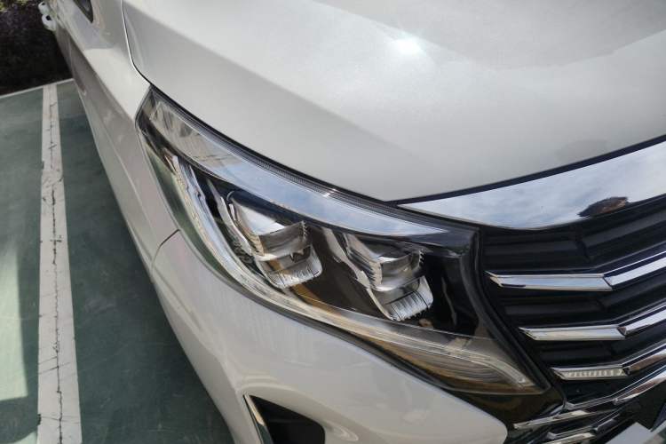 Used GAC Trumpchi M8 2024 Lingxiu Series 390T Deluxe Edition Right Front Headlight