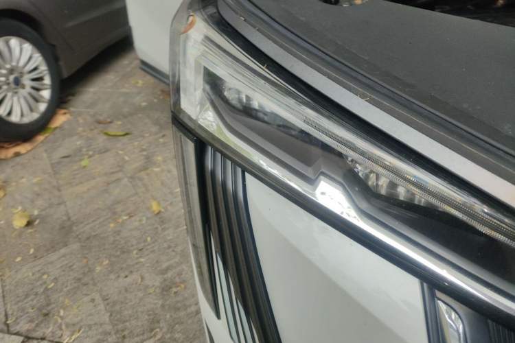 Used GAC Trumpchi M8 2024 Master Series 400T Prestige Edition Right Front Headlight