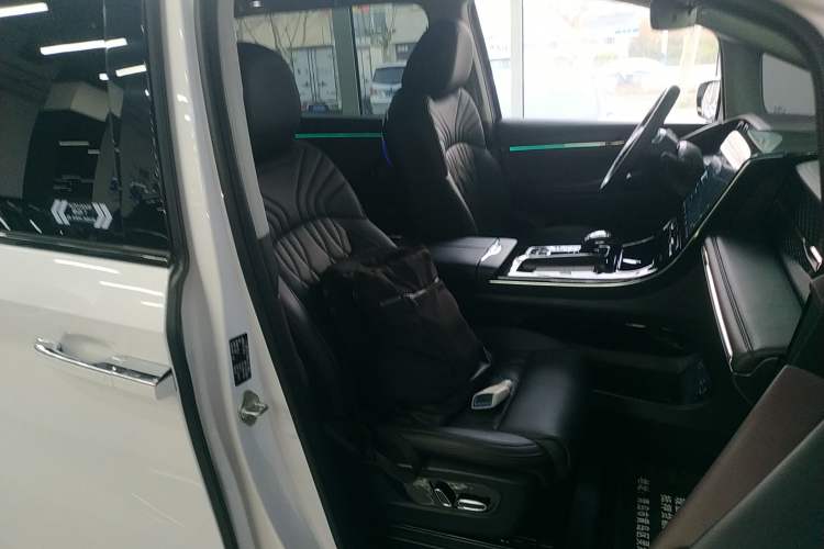 Used GAC Trumpchi M8 2024 Master Series 400T Ultimate Edition Right Front Seat