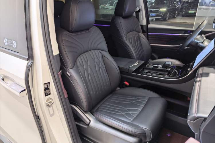 Used GAC Trumpchi M8 2024 Master Series 400T Prestige Edition Right Front Seat