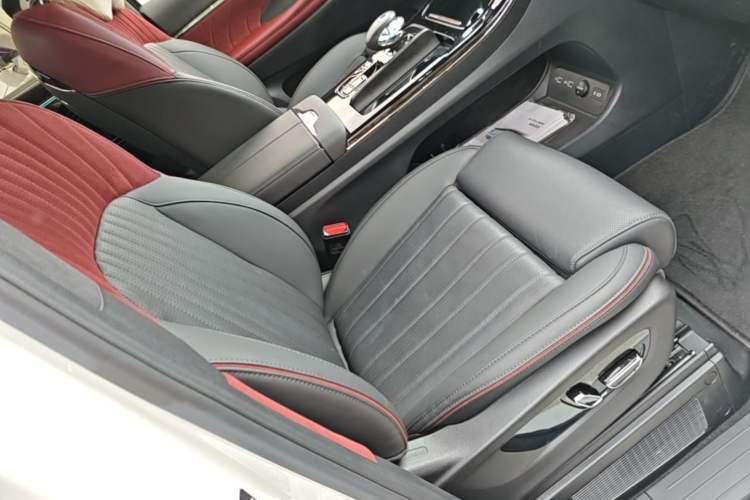 Used GAC Trumpchi M8 2024 Zongshi Series Dual-Motor Flagship Edition Right Front Seat