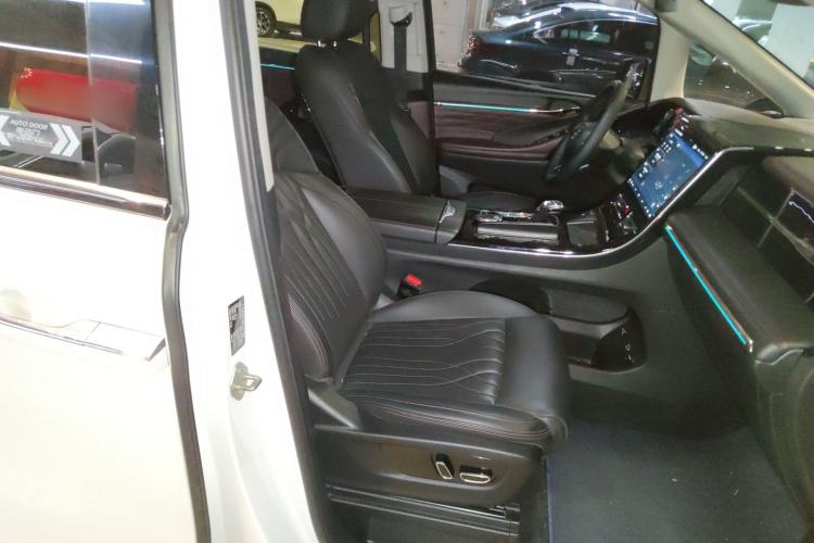 Used GAC Trumpchi M8 2024 Master Series 400T Ultimate Edition Right Front Seat