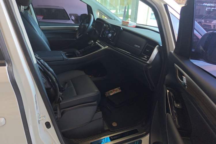 Used GAC Trumpchi M8 2024 Lingxiu Series 390T Deluxe Edition Right Front Seat