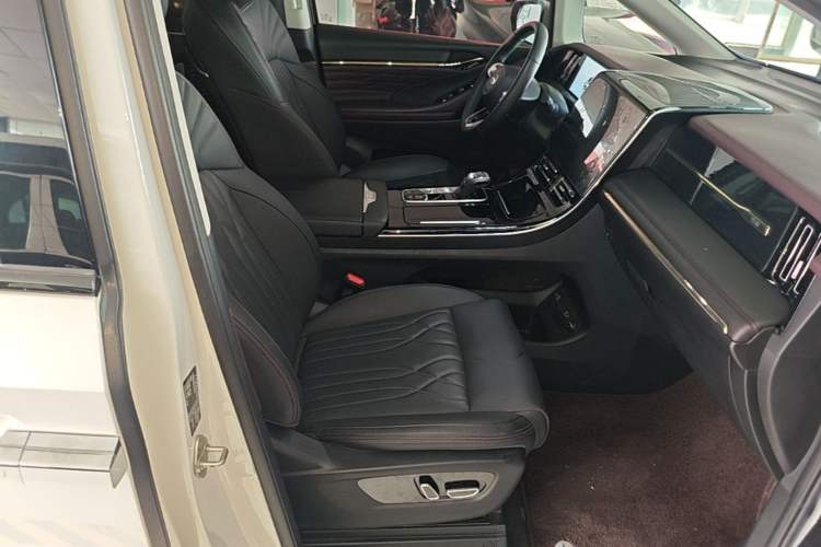 Used GAC Trumpchi M8 2024 Master Series Super Hybrid Edition Right Front Seat