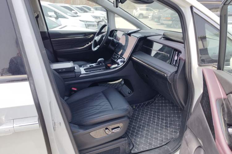 Used GAC Trumpchi M8 2024 Master Series Super Hybrid Edition Right Front Seat