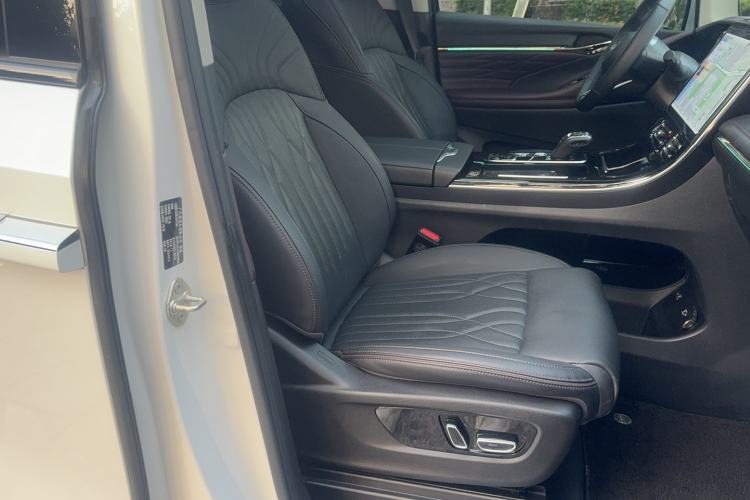 Used GAC Trumpchi M8 2024 Master Series Super Hybrid Edition Right Front Seat