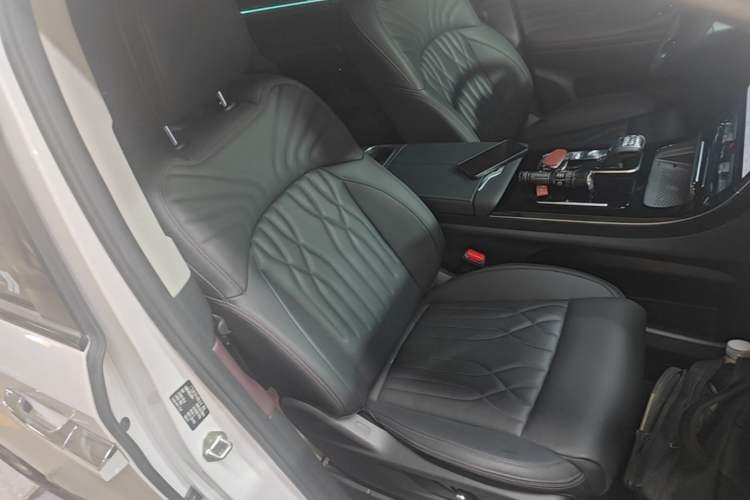Used GAC Trumpchi M8 2024 Master Series 400T Ultimate Edition Right Front Seat