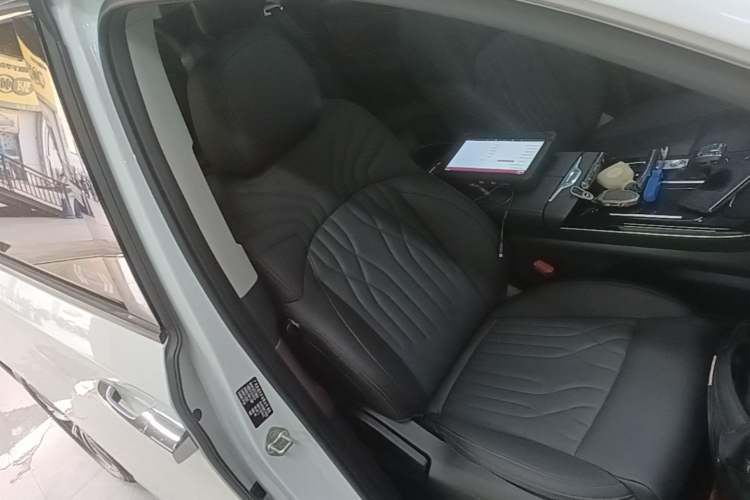 Used GAC Trumpchi M8 2024 Master Series 400T Prestige Edition Right Front Seat