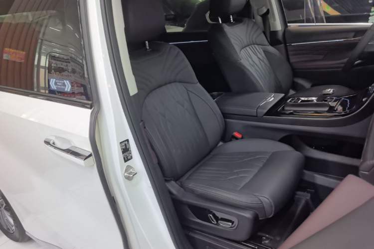 Used GAC Trumpchi M8 2024 Master Series 400T Ultimate Edition Right Front Seat