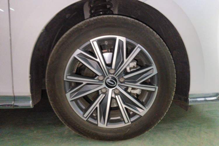 Used GAC Trumpchi M8 2024 Master Series 400T Prestige Edition Right Front Wheel Hub