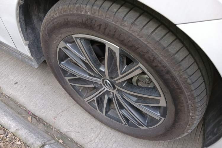 Used GAC Trumpchi M8 2024 Master Series 400T Prestige Edition Right Front Wheel Hub