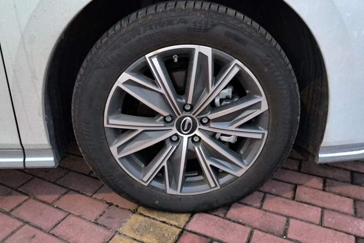 Used GAC Trumpchi M8 2024 Master Series 400T Prestige Edition Right Front Wheel Hub