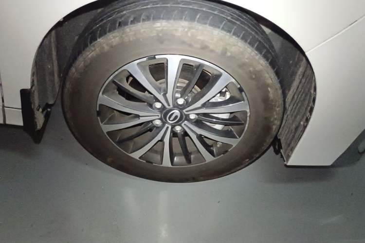 Used GAC Trumpchi M8 2024 Lingxiu Series 390T Luxury Edition Right Front Wheel Hub