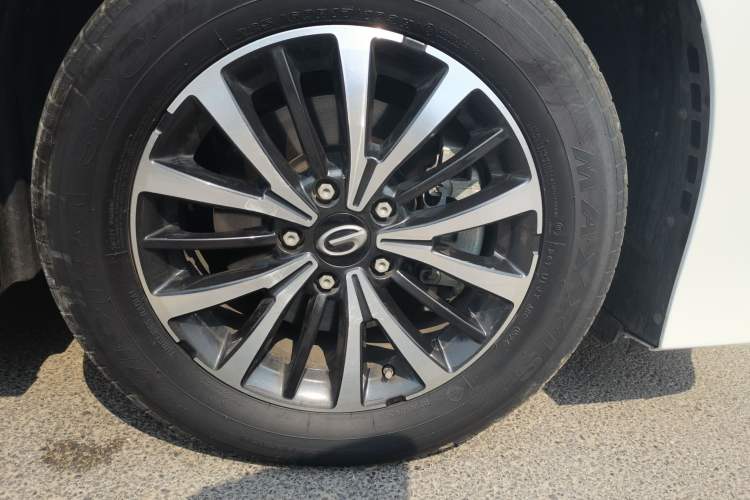 Used GAC Trumpchi M8 2024 Lingxiu Series 390T Luxury Edition Right Front Wheel Hub