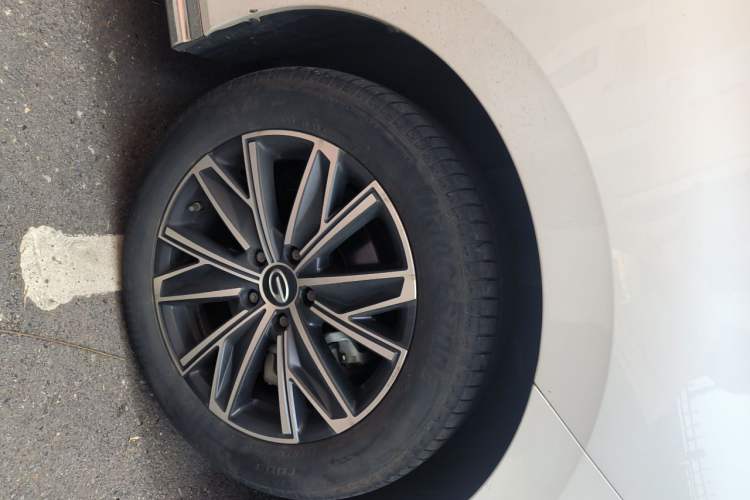 Used GAC Trumpchi M8 2024 Master Series 400T Prestige Edition Right Front Wheel Hub