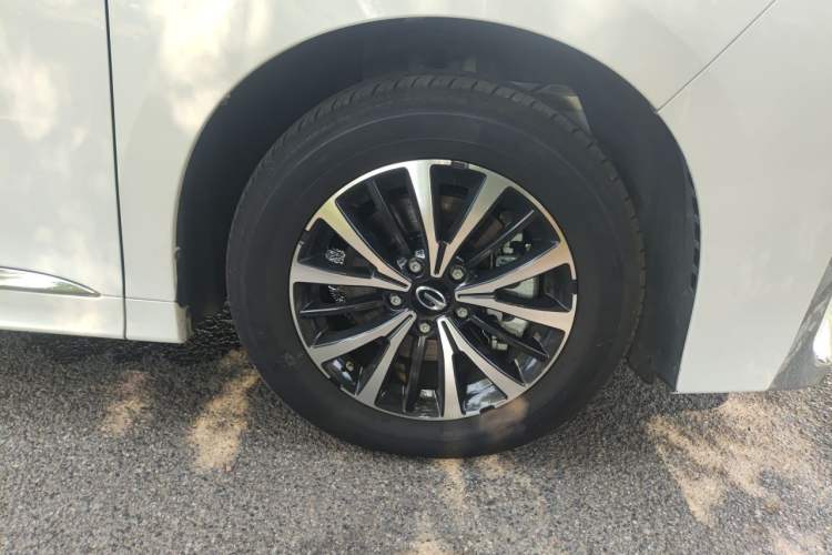 Used GAC Trumpchi M8 2024 Lingxiu Series 390T Deluxe Edition Right Front Wheel Hub
