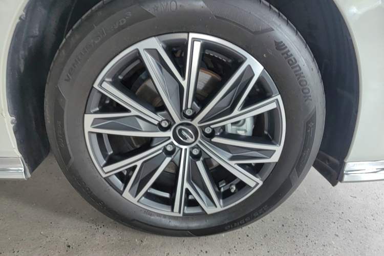 Used GAC Trumpchi M8 2024 Master Series 400T Prestige Edition Right Front Wheel Hub