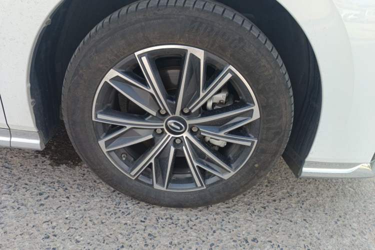 Used GAC Trumpchi M8 2024 Master Series 400T Prestige Edition Right Front Wheel Hub