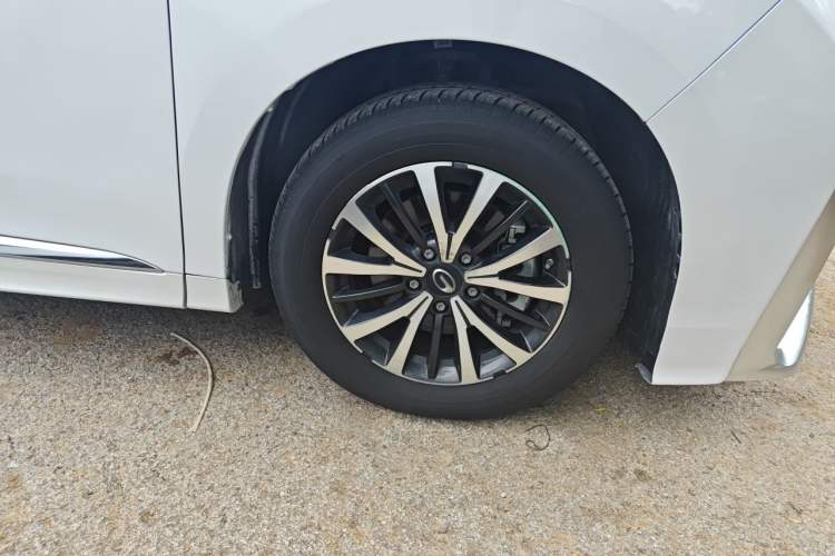Used GAC Trumpchi M8 2024 Lingxiu Series 390T Deluxe Edition Right Front Wheel Hub