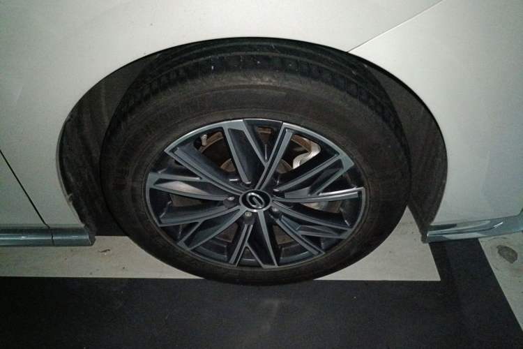 Used GAC Trumpchi M8 2024 Master Series 400T Ultimate Edition Right Front Wheel Hub