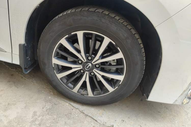 Used GAC Trumpchi M8 2024 Lingxiu Series 390T Luxury Edition Right Front Wheel Hub