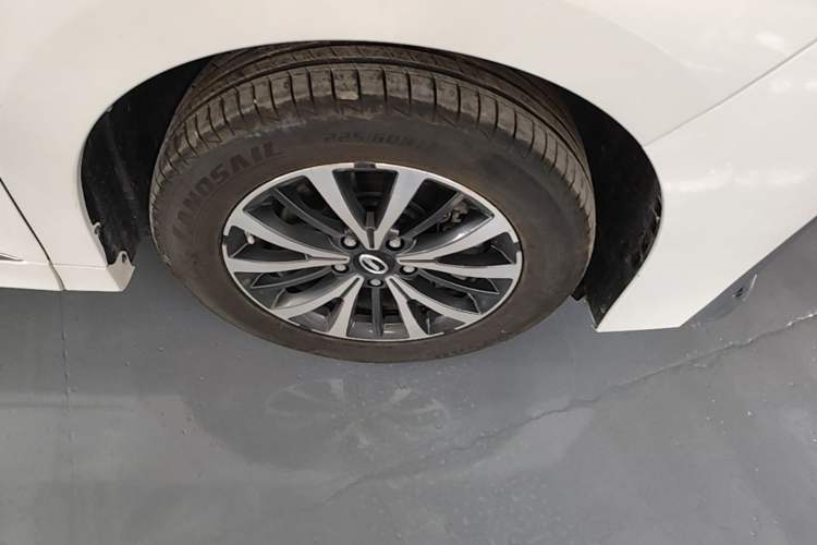 Used GAC Trumpchi M8 2024 Lingxiu Series 390T Luxury Edition Right Front Wheel Hub