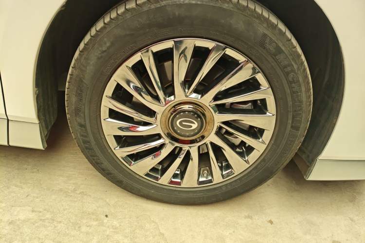 Used GAC Trumpchi M8 2024 Zongshi Series 400T Ultimate Edition Right Front Wheel Hub