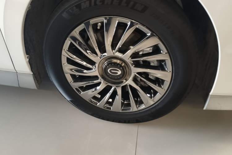 Used GAC Trumpchi M8 2024 Zongshi Series 400T Ultimate Edition Right Front Wheel Hub