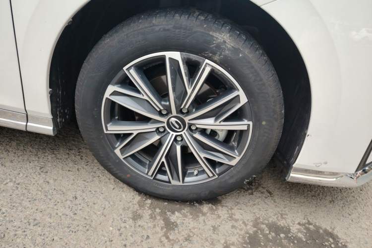 Used GAC Trumpchi M8 2024 Master Series 400T Prestige Edition Right Front Wheel Hub