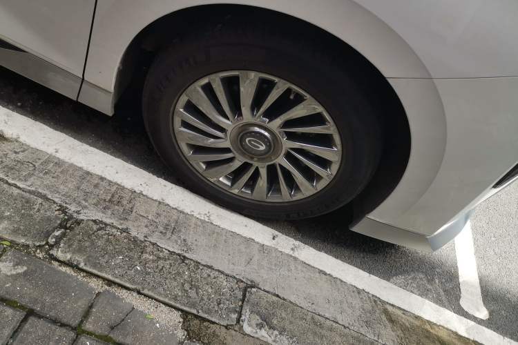 Used GAC Trumpchi M8 2024 Zongshi Series 400T Ultimate Edition Right Front Wheel Hub