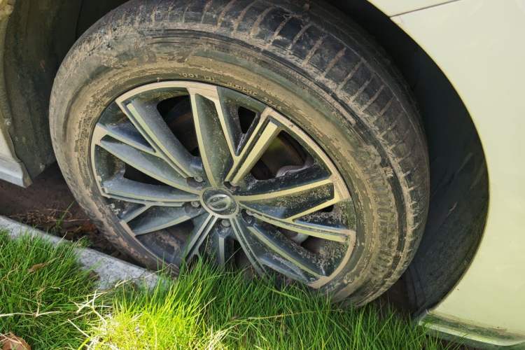 Used GAC Trumpchi M8 2024 Master Series 400T Prestige Edition Right Front Wheel Hub