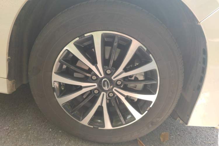 Used GAC Trumpchi M8 2024 Lingxiu Series 390T Luxury Edition Right Front Wheel Hub