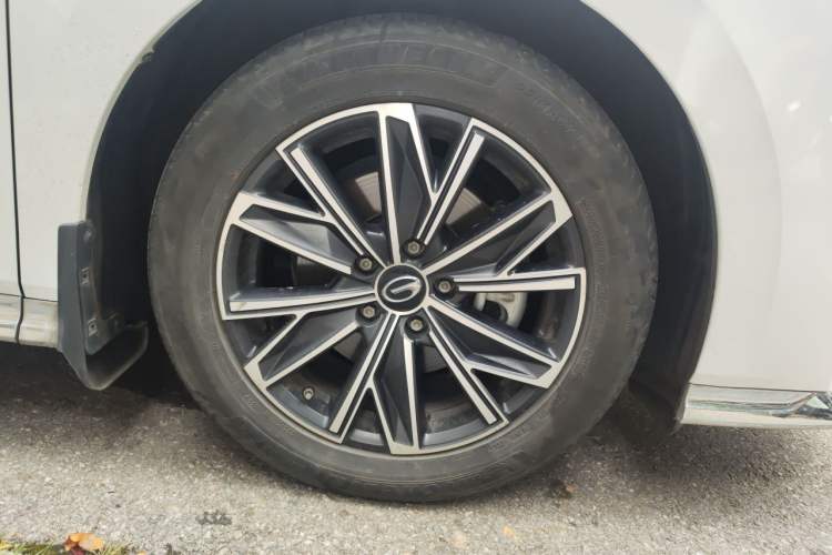 Used GAC Trumpchi M8 2024 Master Series 400T Ultimate Edition Right Front Wheel Hub