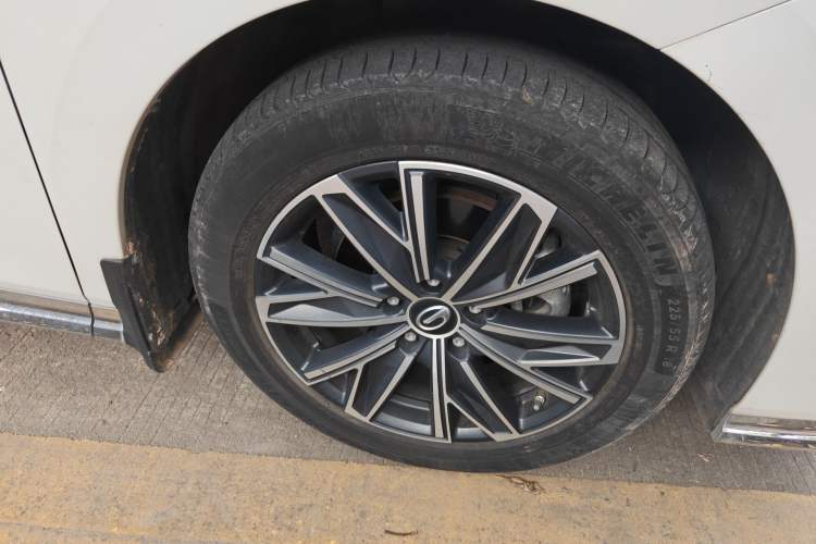 Used GAC Trumpchi M8 2024 Master Series 400T Ultimate Edition Right Front Wheel Hub