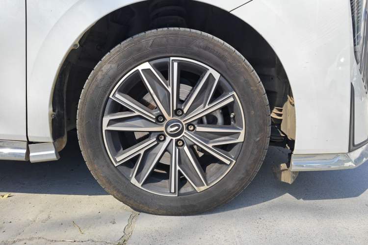 Used GAC Trumpchi M8 2024 Master Series 400T Prestige Edition Right Front Wheel Hub