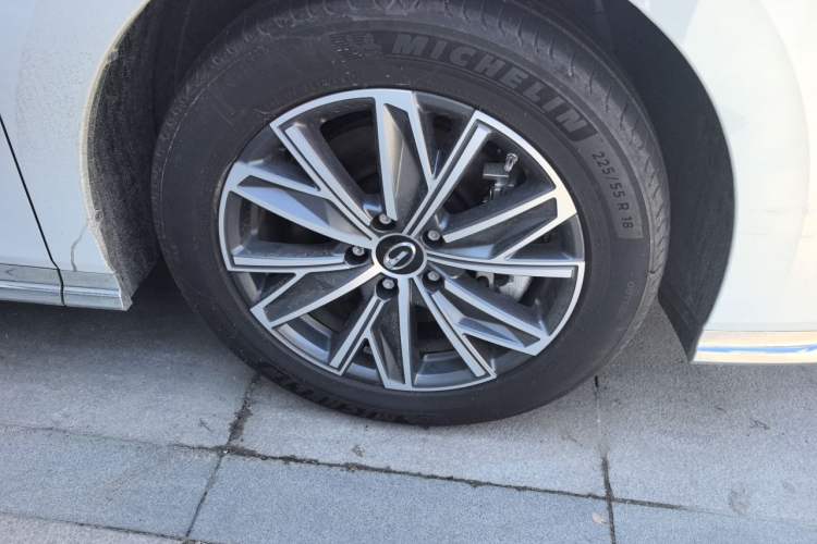 Used GAC Trumpchi M8 2024 Master Series Super Hybrid Edition Right Front Wheel Hub