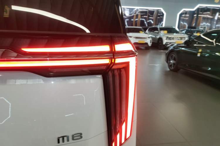 Used GAC Trumpchi M8 2024 Zongshi Series 400T Pioneer Edition Right Rear Taillight