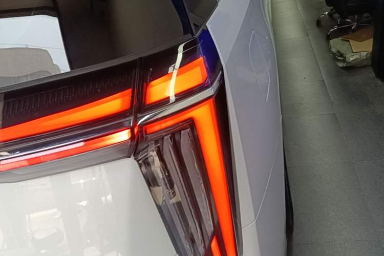 Used GAC Trumpchi M8 2024 Master Series 400T Ultimate Edition Right Rear Taillight