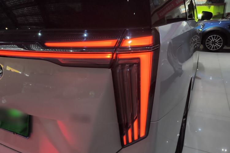 Used GAC Trumpchi M8 2024 Master Series 400T Ultimate Edition Right Rear Taillight