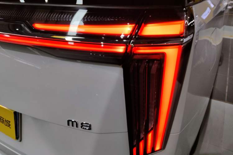 Used GAC Trumpchi M8 2024 Master Series 400T Ultimate Edition Right Rear Taillight