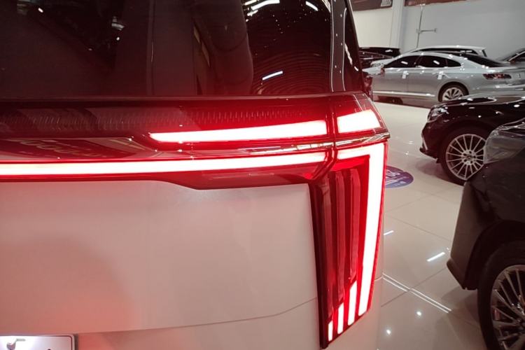 Used GAC Trumpchi M8 2024 Zongshi Series 400T Ultimate Edition Right Rear Taillight