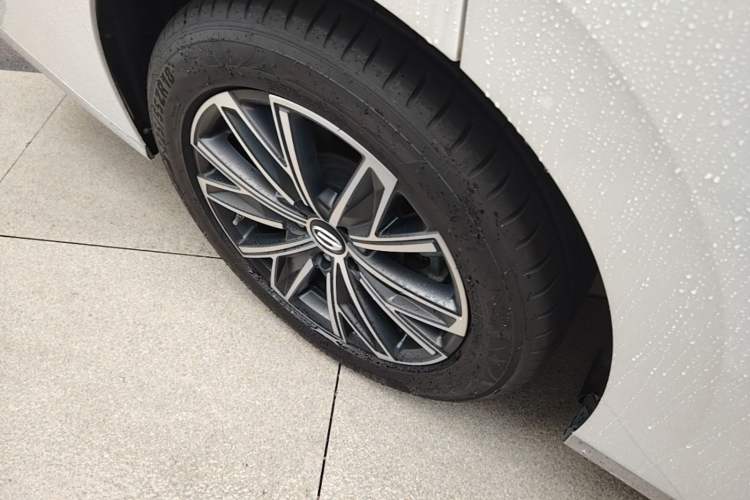 Used GAC Trumpchi M8 2024 Master Series 400T Prestige Edition Right Rear Wheel Hub