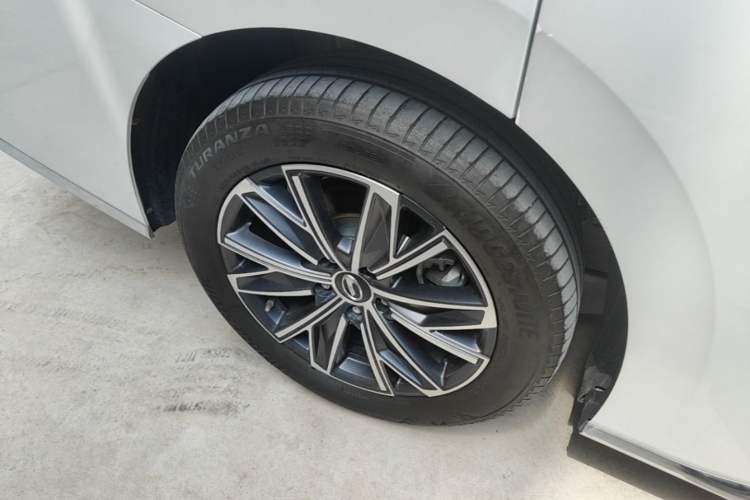 Used GAC Trumpchi M8 2024 Master Series 400T Prestige Edition Right Rear Wheel Hub