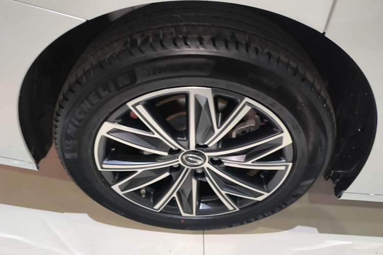 Used GAC Trumpchi M8 2024 Master Series 400T Ultimate Edition Right Rear Wheel Hub