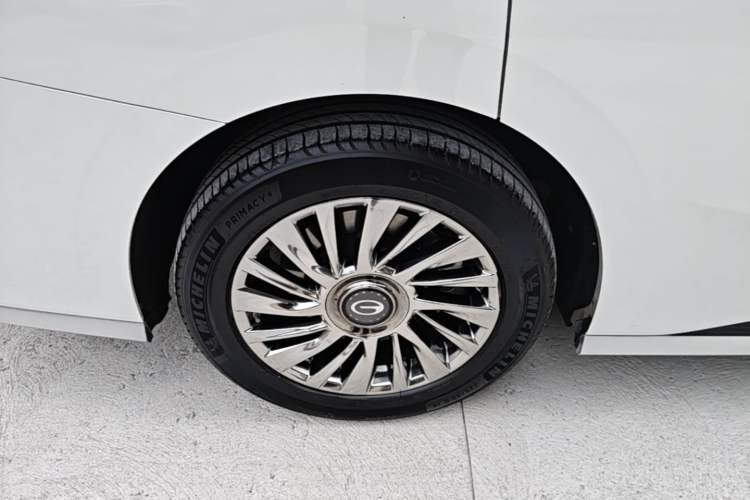 Used GAC Trumpchi M8 2024 Zongshi Series Dual-Motor Flagship Edition Right Rear Wheel Hub