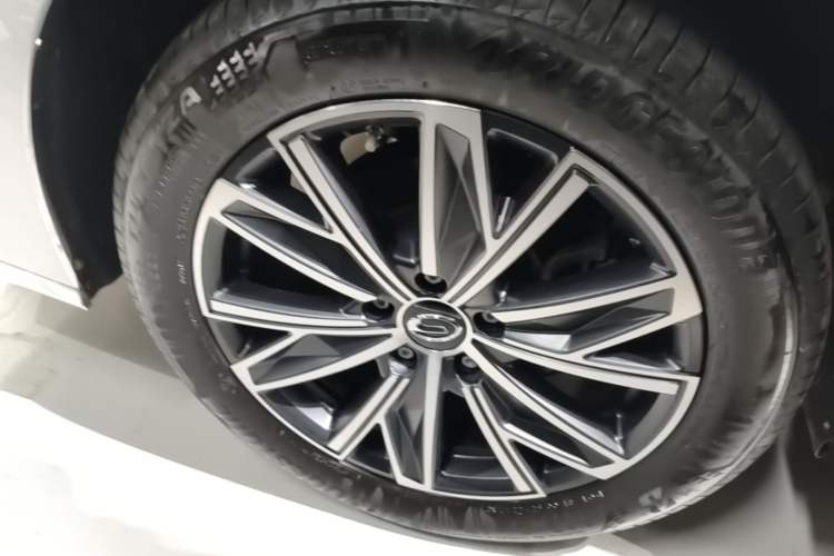 Used GAC Trumpchi M8 2024 Master Series 400T Prestige Edition Right Rear Wheel Hub